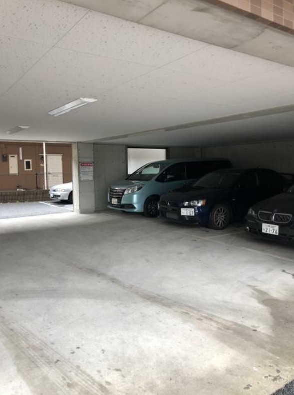 21/22 駐車場