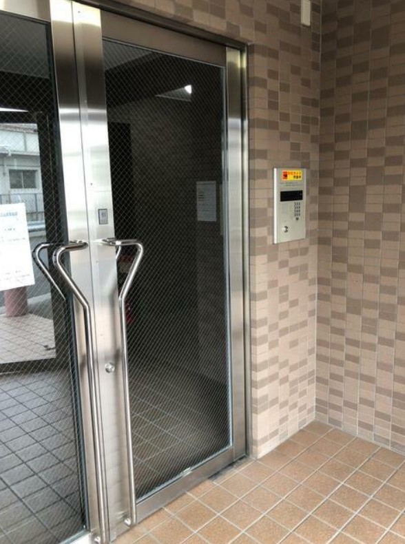20/22 エントランス