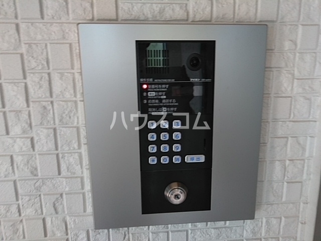 18/26 エントランス