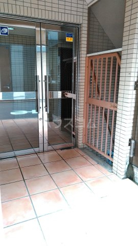 26/30 エントランス