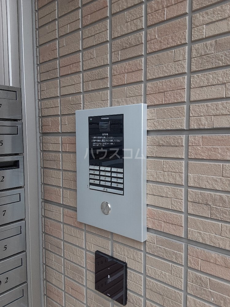 17/27 エントランス