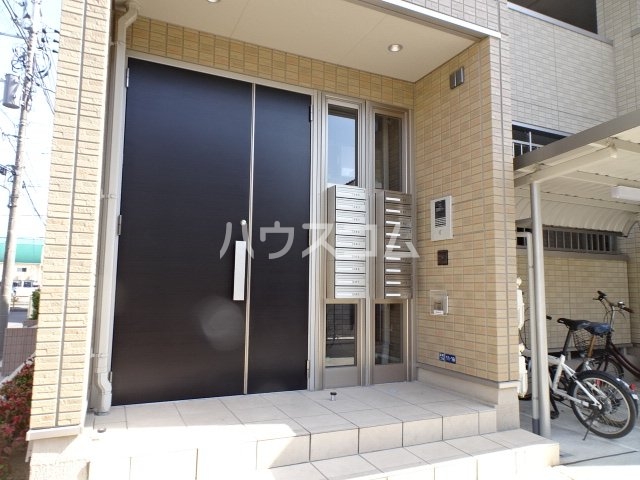 16/26 エントランス