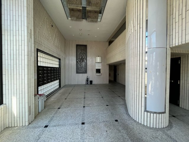 22/30 エントランス