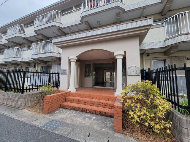 17/27 エントランス