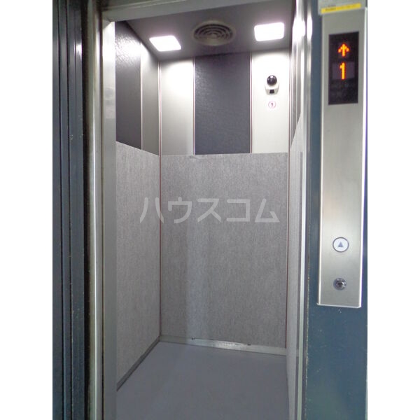 13/24 エントランス