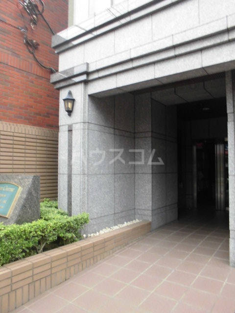 17/27 エントランス