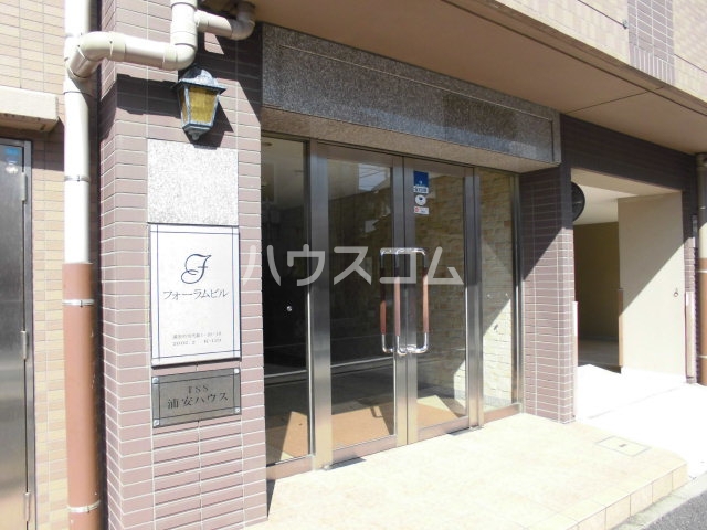 24/30 エントランス