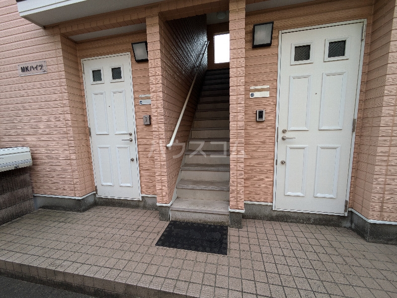 14/18 エントランス