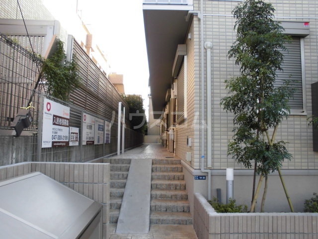 19/28 エントランス