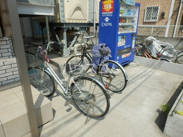 23/30 エントランス