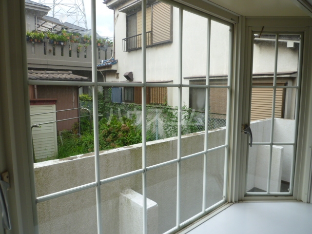 24/30 エントランス