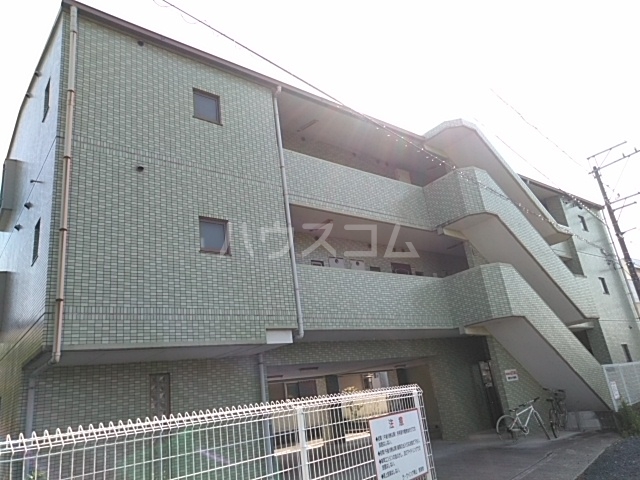 18/27 エントランス