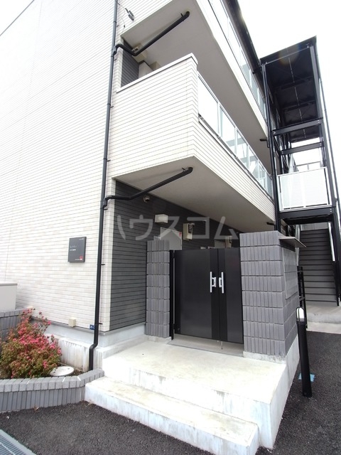 22/30 エントランス