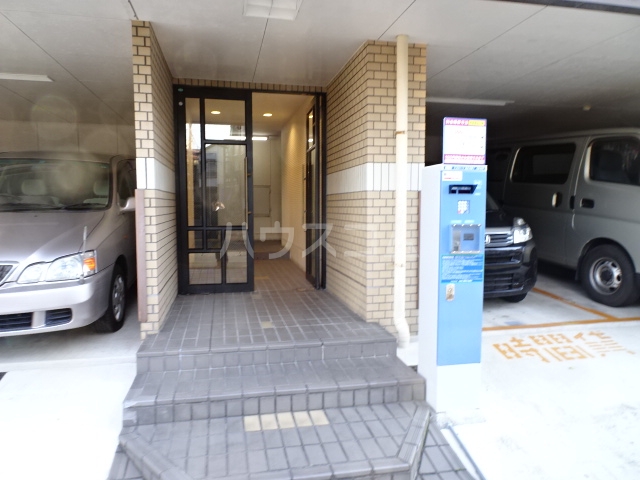 16/26 エントランス