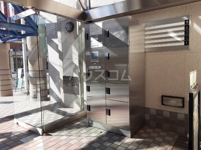 24/30 エントランス