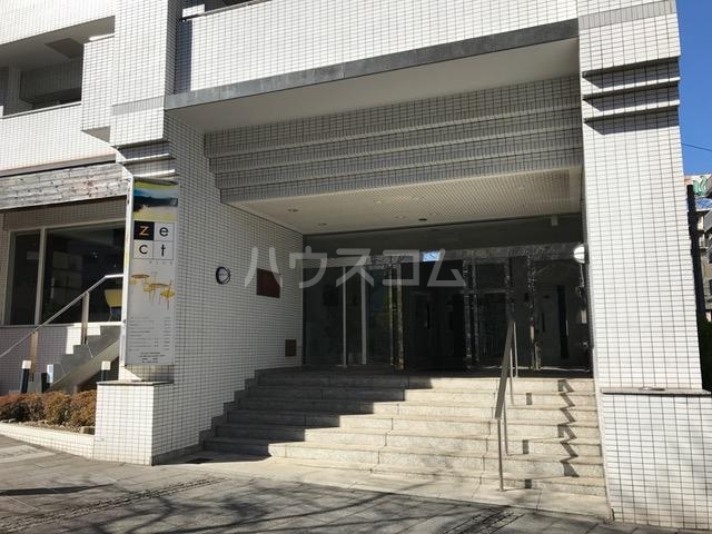 17/25 エントランス