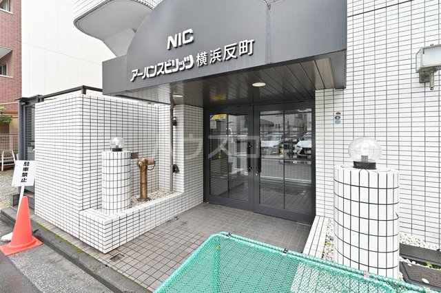 24/30 エントランス