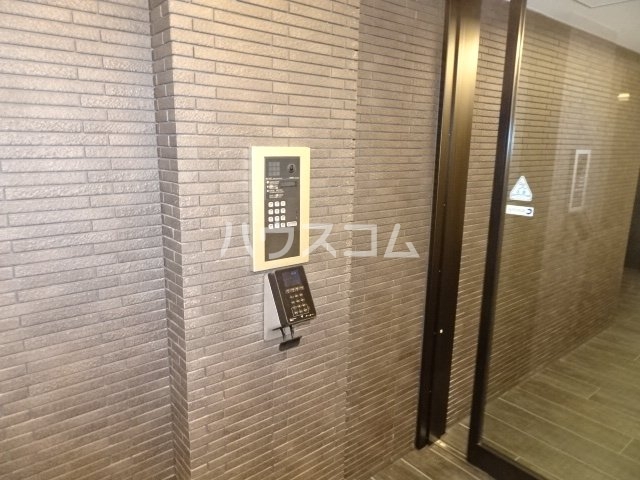 17/26 エントランス