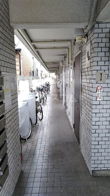 21/28 エントランス