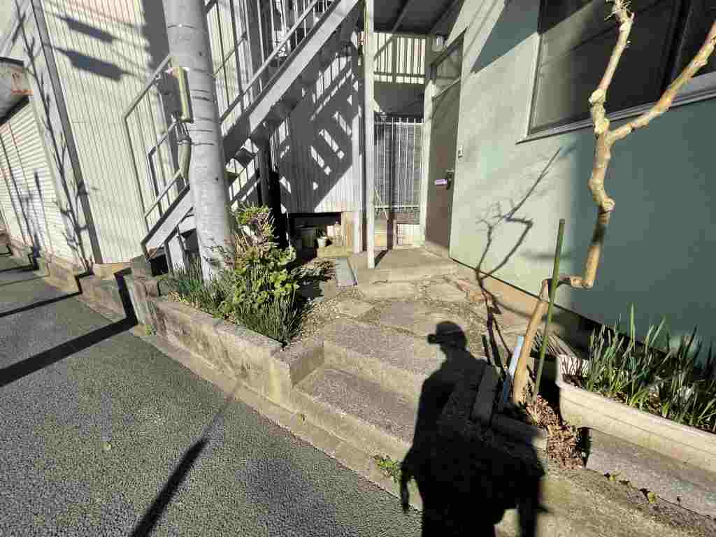 21/30 エントランス