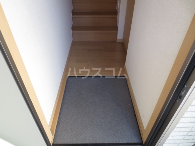 14/25 玄関