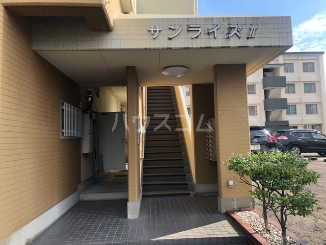 28/30 エントランス