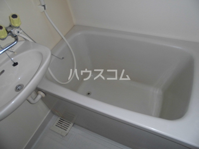 13/30 浴室