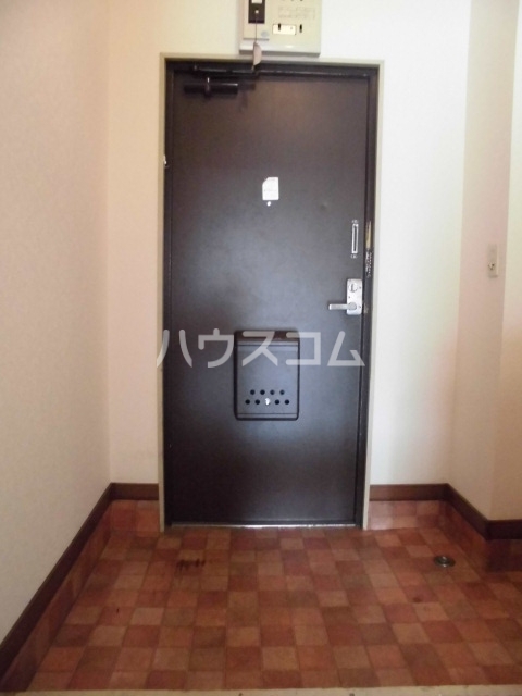 17/27 エントランス