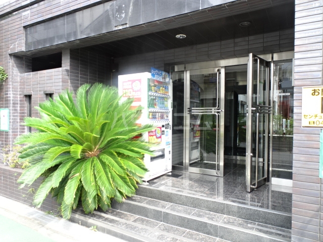 19/28 エントランス