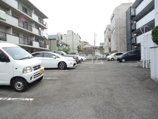 22/30 駐車場