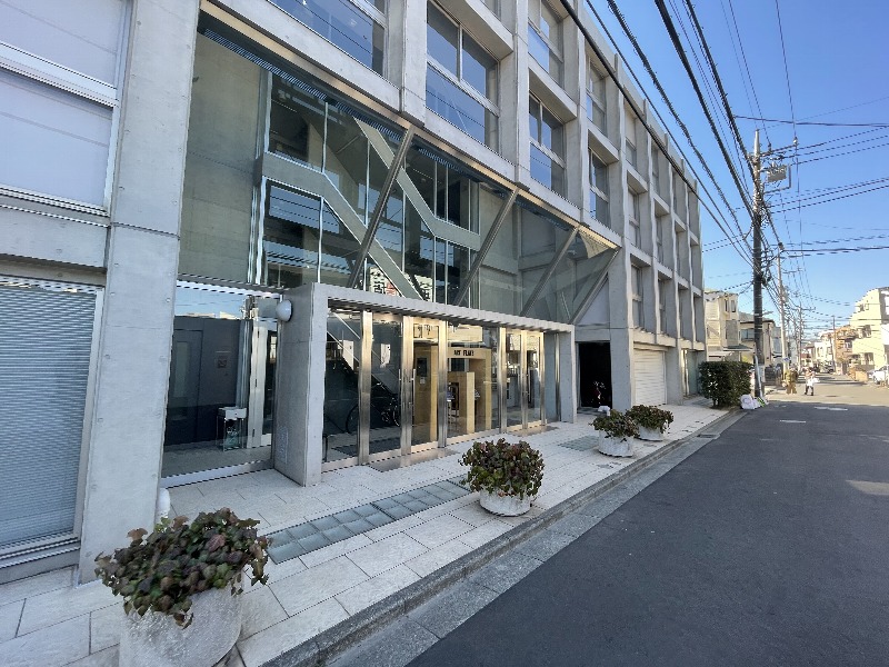 21/30 エントランス