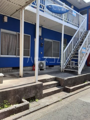 28/30 エントランス