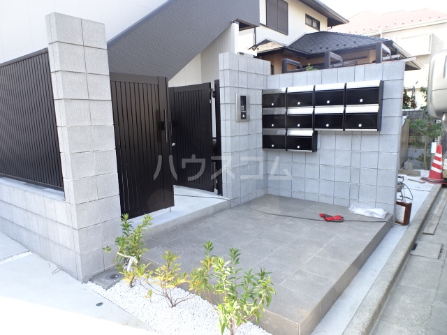 17/27 エントランス