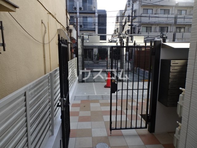 19/29 エントランス