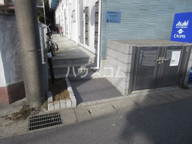 24/30 エントランス