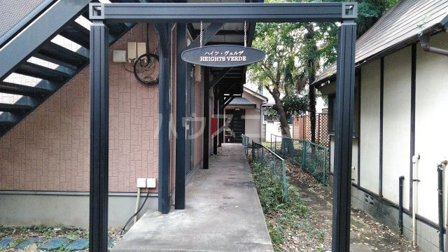 2/4 エントランス