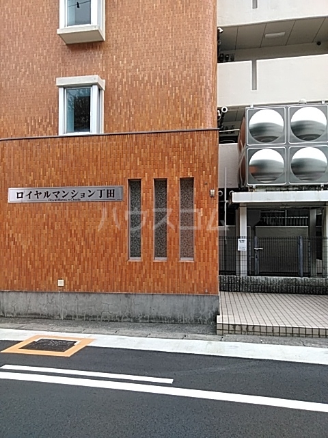 25/30 エントランス