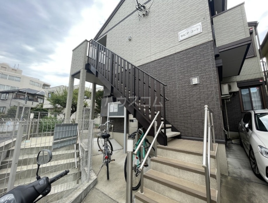 16/17 エントランス