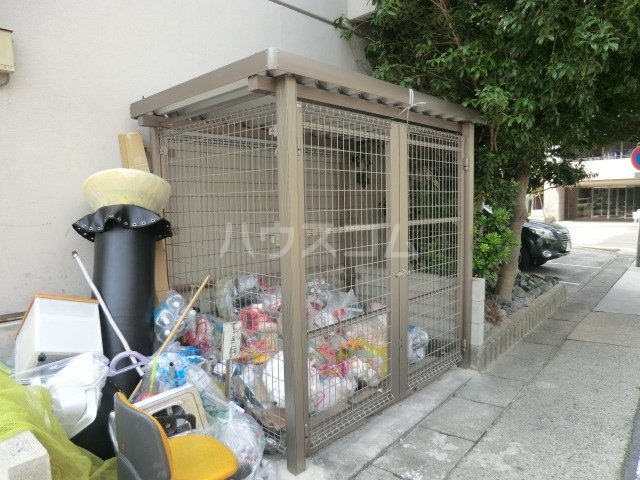 22/30 エントランス