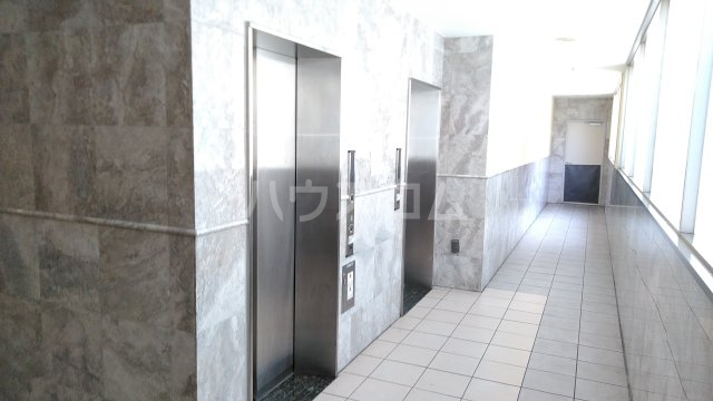 26/30 エントランス