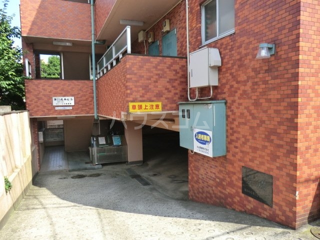 17/19 エントランス