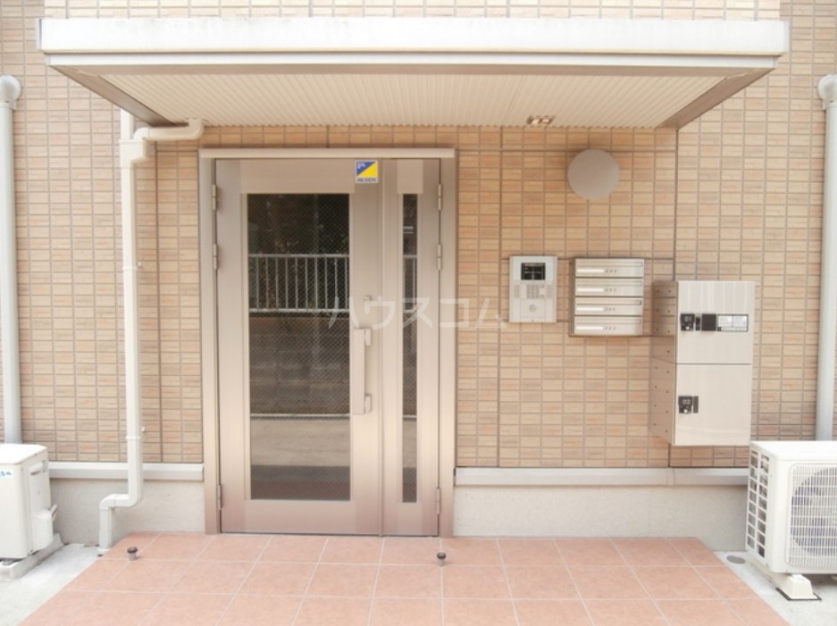 2/3 エントランス