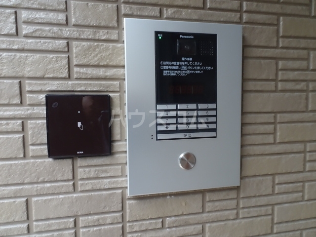 17/27 エントランス