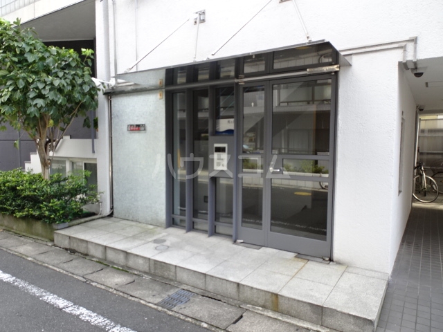 17/25 エントランス