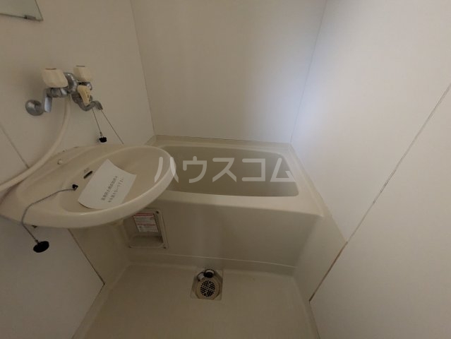 16/30 浴室