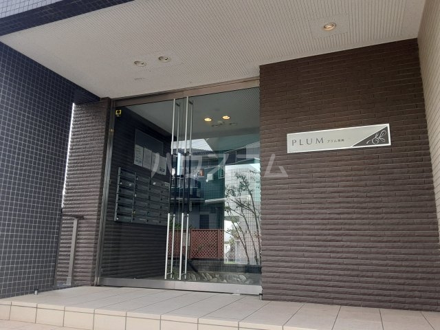 28/30 エントランス