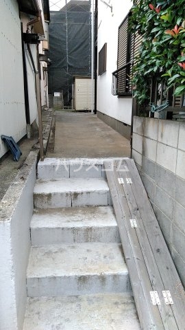 14/18 エントランス