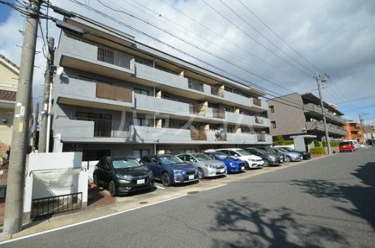 18/25 駐車場