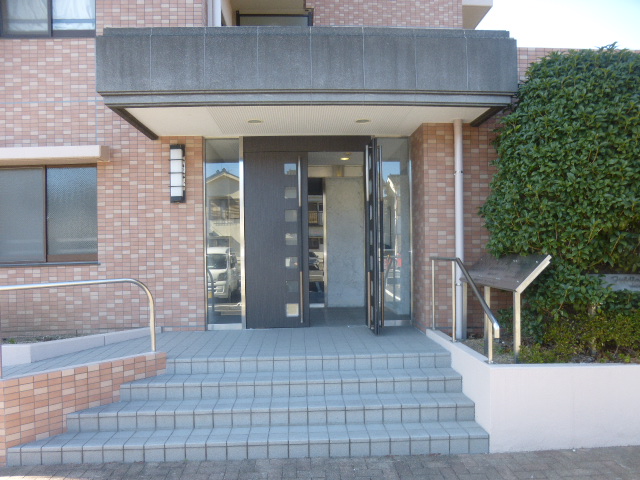 20/30 エントランス