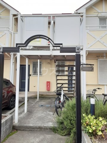 23/30 エントランス